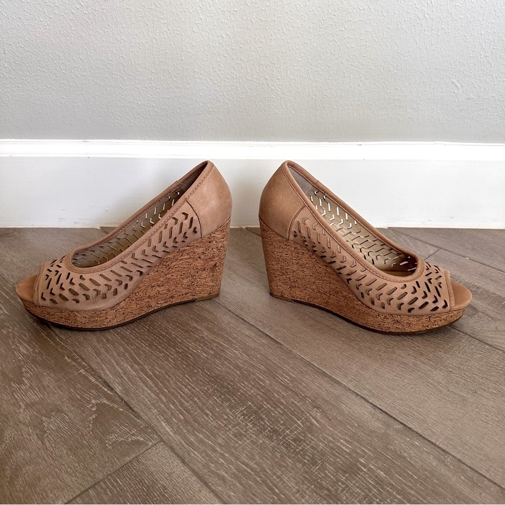Nude leather wedge pumps. Perfect go with anything shoe! - Picture 5 of 8